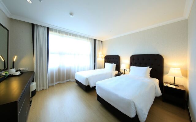 Booyoung Hotel & Resort