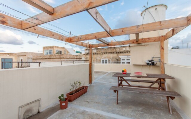 Senglea, Typical Seaview Townhouse