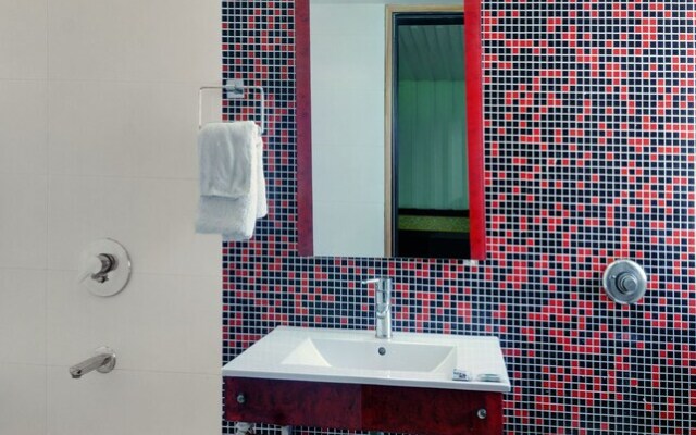 OYO Rooms Noida Botanical Garden
