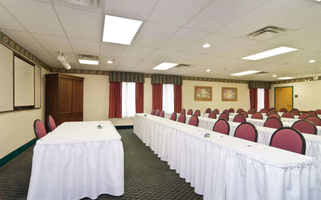 Spark by Hilton Newcomerstown