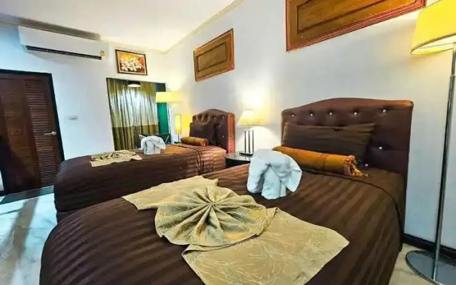 Chiangmai Lanna & Modern Loft  Hotel