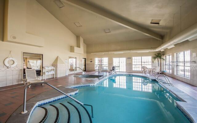 OYO Townhouse Tulsa Woodland Hills