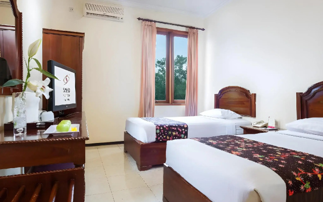 Tuwuh Hotel at Kayutangan