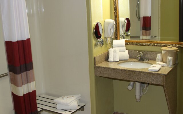 Red Roof Inn & Suites Detroit-Melvindale/ Dearborn