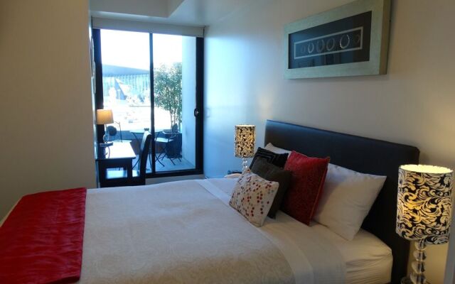 Melbourne Holiday Apartments Flinders Wharf