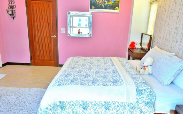 White Cotton Candy B&B