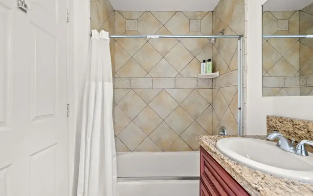 Near USC Dtla Spacious Private Bedroom 1