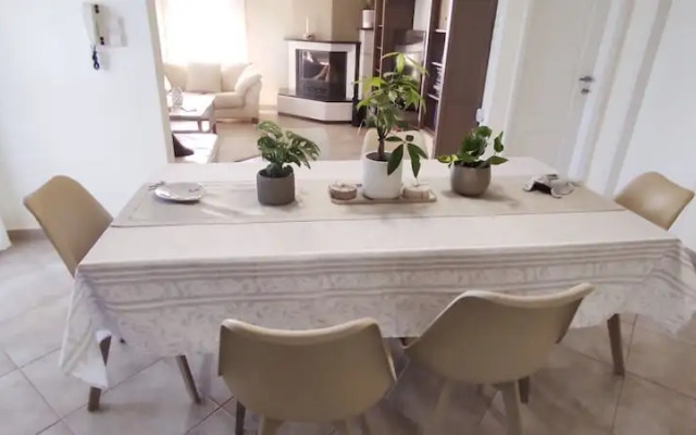 Gorgeous 3 bedrooms Apartment in Pilio