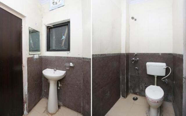 OYO 15525 Signature Inn