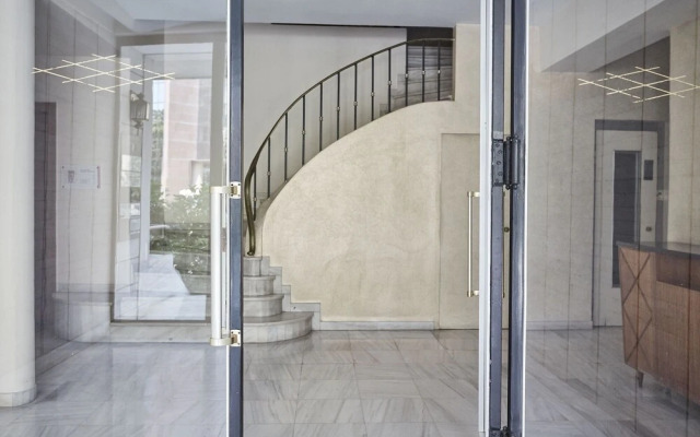 Chic n Bright 3Bd Apt with Hilton View