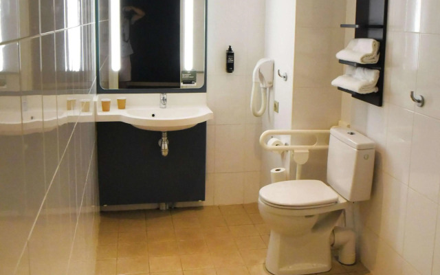 ibis Laval Le Relais d'Armor