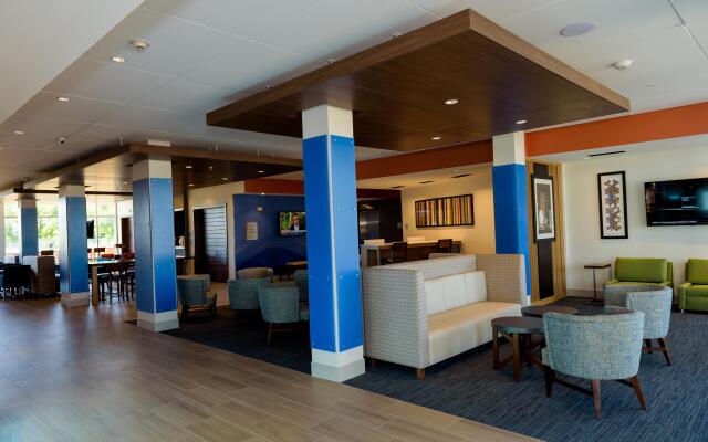 Holiday Inn Express & Suites McKinney - Frisco East by IHG