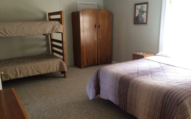 Lone Oak Ranch & Retreat