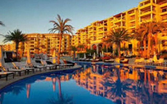 One Bedroom Ocean Front Suite on Medano Beach