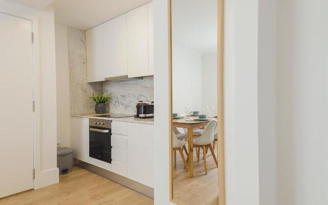 Vibrant Porto Apartments - Heroismo's Metro