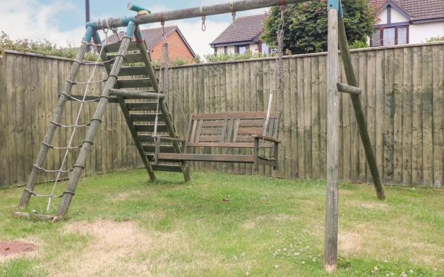 23 Wolsey Close