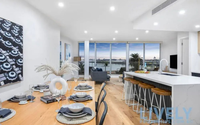 Beach Street Luxury 3 Bed With Beach Bay Views