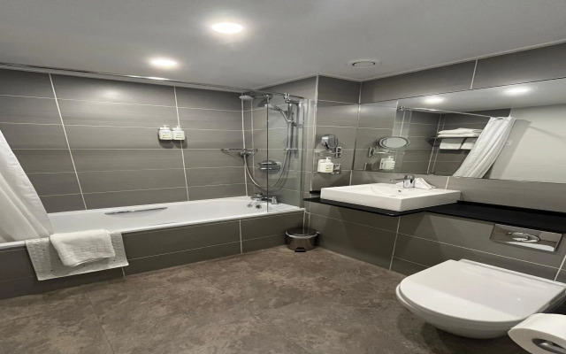 Best Western Chilworth Manor Hotel