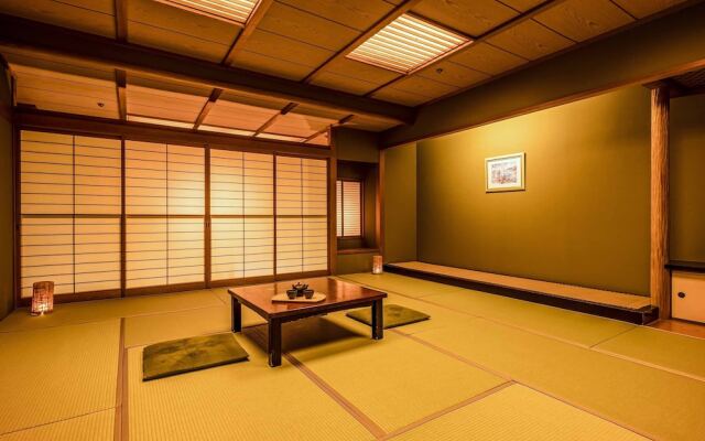 Ooedo Onsen Monogatari Wanwan Resort Awazu