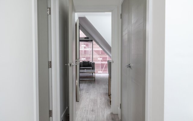 Impeccable 2-bed Apartment in Camberley