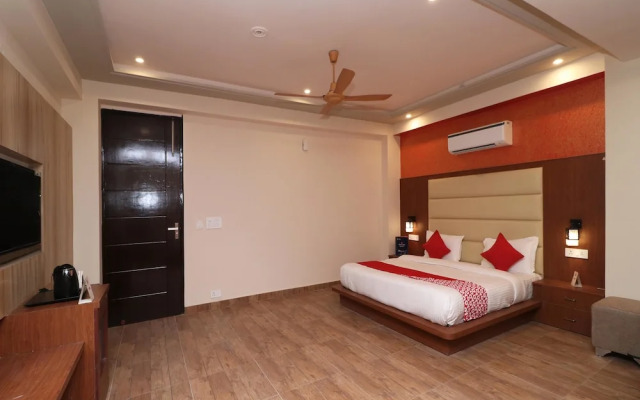 OYO 14766 Pacify Hills