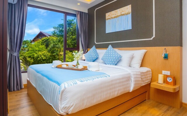 Aristo 2 Beach Front - by Holy Cow 319