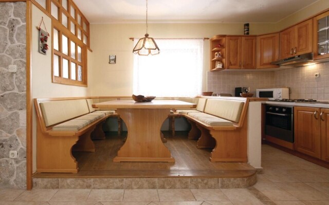 Amazing Home in Jezera With Wifi and 2 Bedrooms