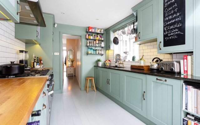 Veeve - Modern Cottage