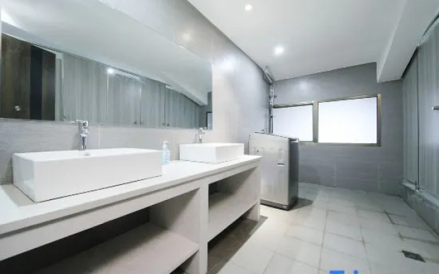 Ruixi International Hotel (Guang'an Railway Station Branch)