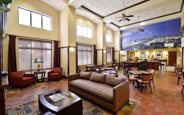 Hampton Inn & Suites Muncie