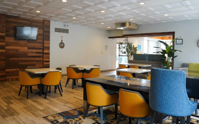 Days Inn by Wyndham Southington