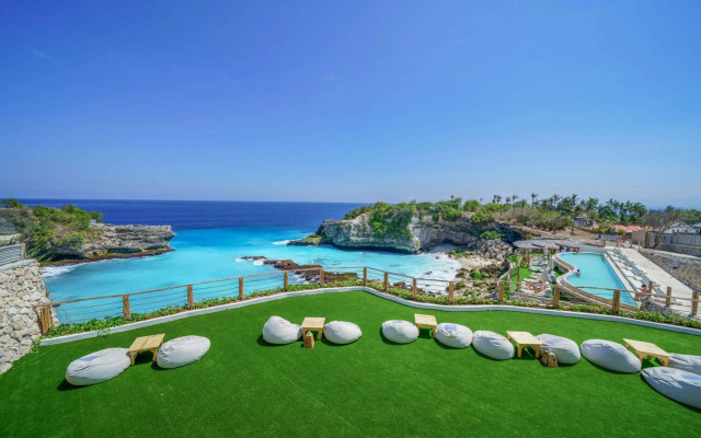 Blue Lagoon Avia Villas