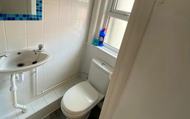 Studio Flat Yards From Bournemouth Beach