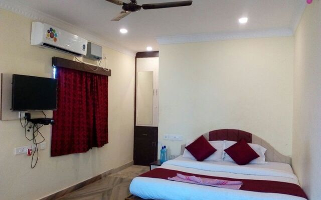 Goroomgo Homestay Green Puri