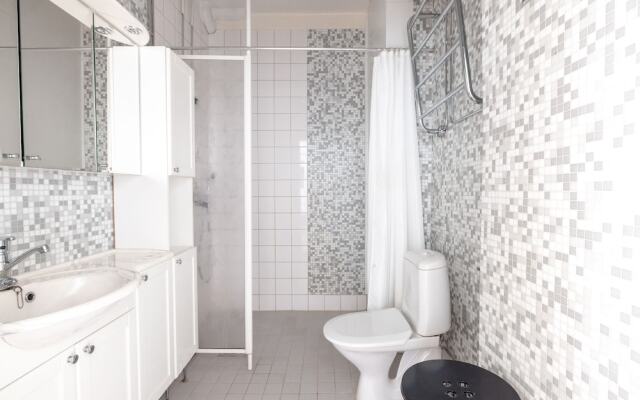 2ndhomes Bright 2BR Apartment
