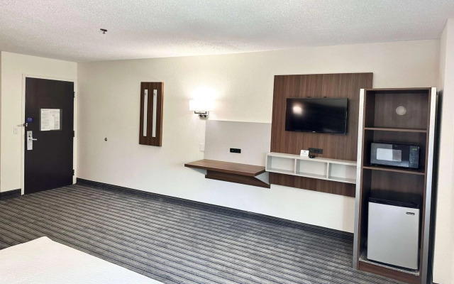 Ramada by Wyndham Lithia Springs Atlanta