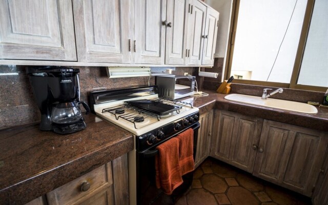 Condo-villa-las-brisas-6