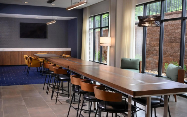 Courtyard by Marriott Charlotte Waverly