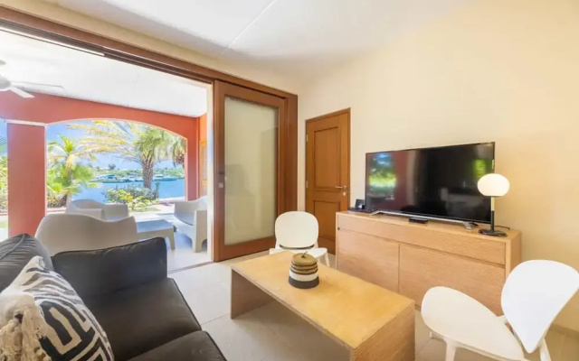 Spanish Water Apartments - Terrace