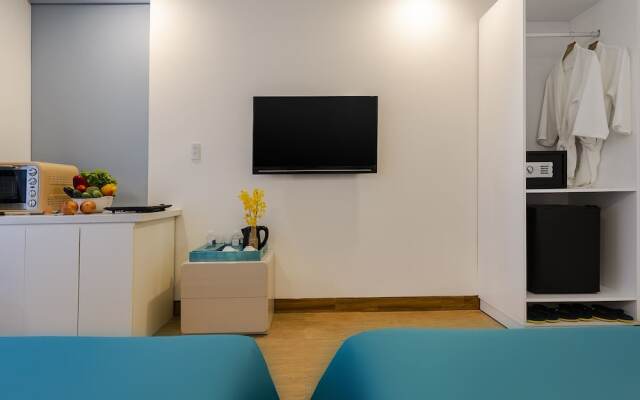 Lyn's Hotel & Apartment