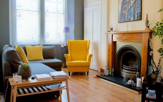 Modern Stockbridge 1 Bedroom Flat