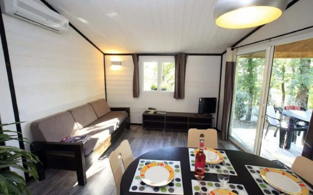 Attractive Chalet on a Hill in Monclar-de-quercy