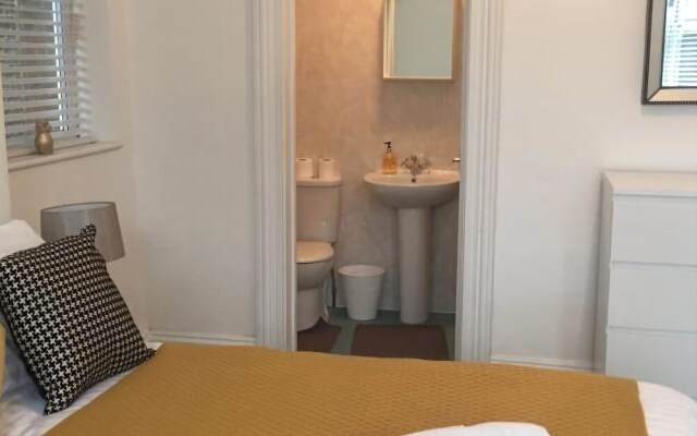 Golden Triangle Ensuites