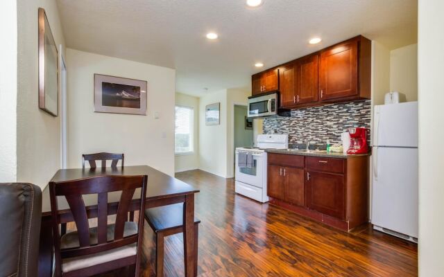 The Sandstone Point Inn