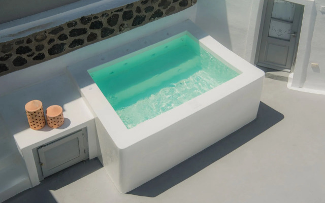 Aqua Serenity Luxury Suites - Adults Only