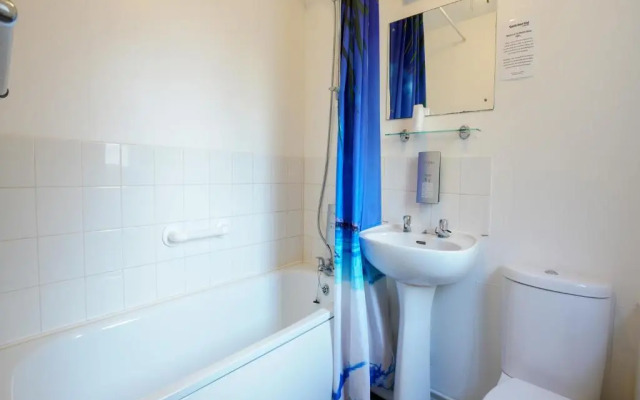 OYO Shanklin Beach Hotel