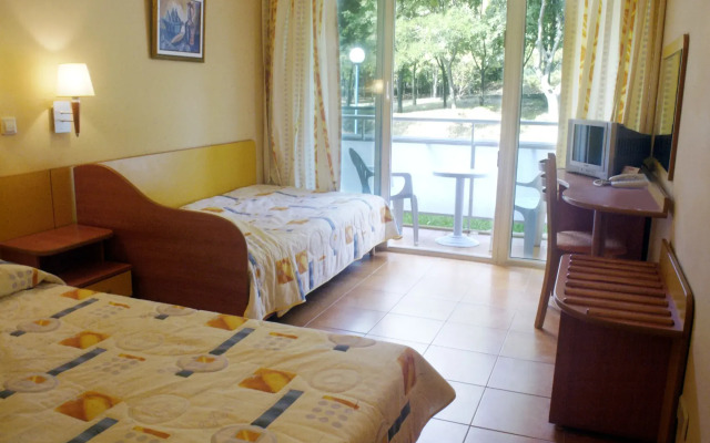 Com Hotel