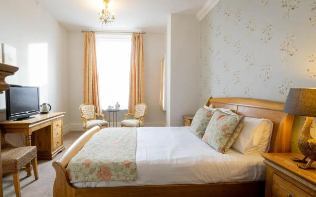 The Thomas Paine Hotel