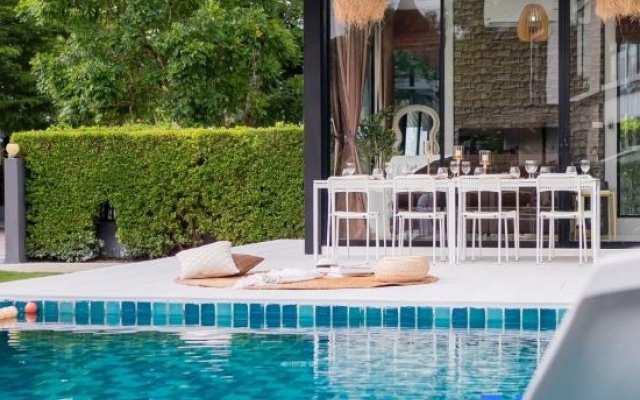 Chloe Pool Villa