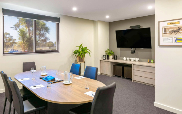 Mantra Melbourne Melton